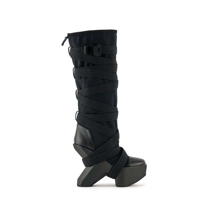 boulder boot black 1 outside view