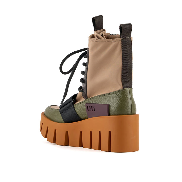 grip combat lo caramel mix 4 angle in view