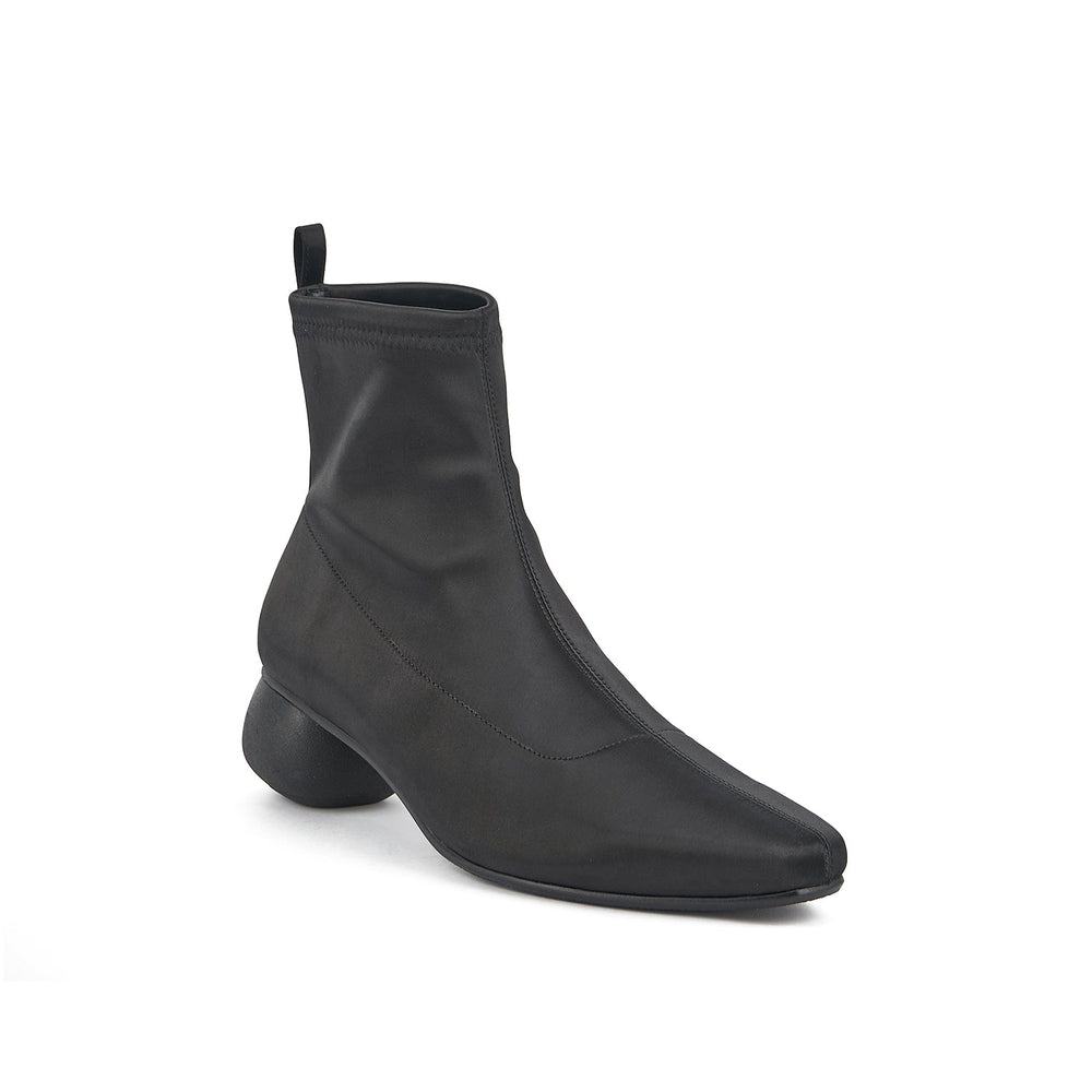 carve boot black angle out view