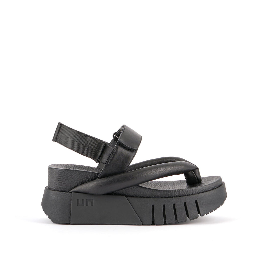 delta tong black outside view