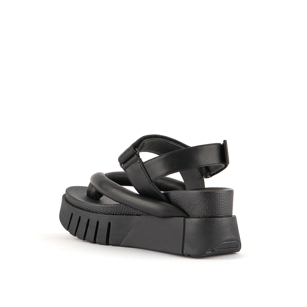 delta tong black angle in view