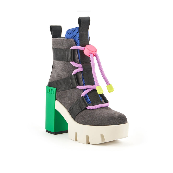 grip nomad mid ii astro 2 angle out view aw23