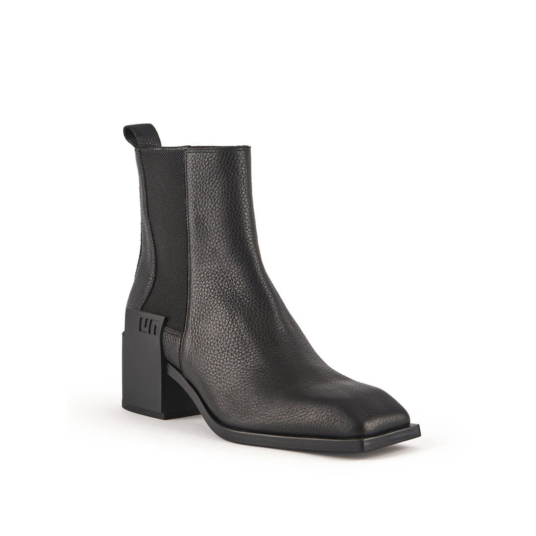 jimmy chelsea mens black 2 angle out view aw23