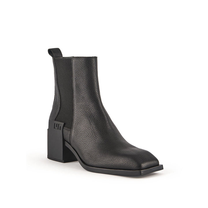 jimmy chelsea mens black 2 angle out view aw23