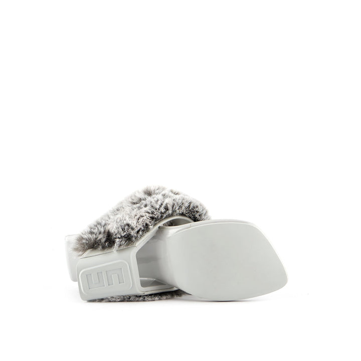 loop toe teddy silver digital mist bottom view