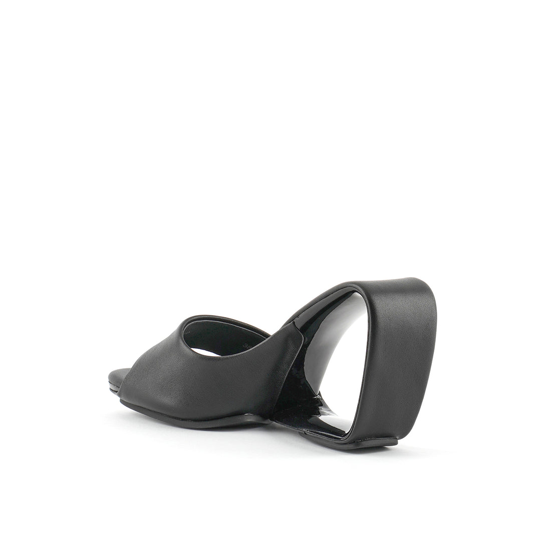 mobius hi black 4 angle in view