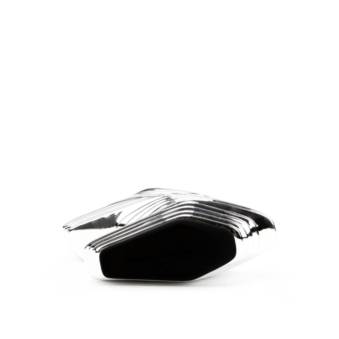 zaha nova silver bottom view