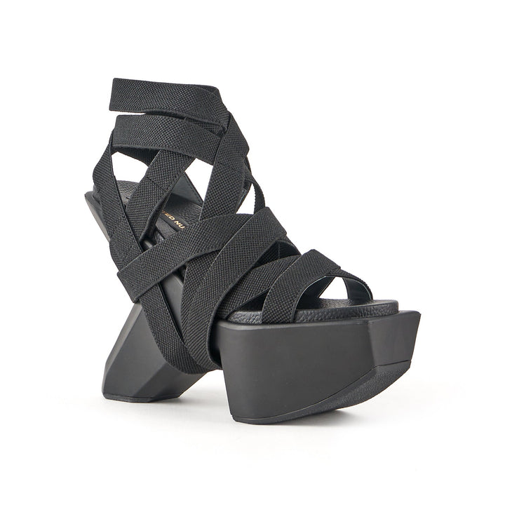 boulder bondage black 2 angle out