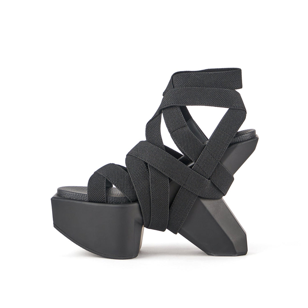 boulder bondage black 3 inside