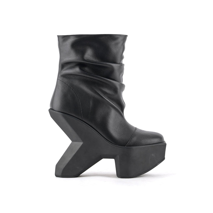boulder slouch boot black 1 outside view