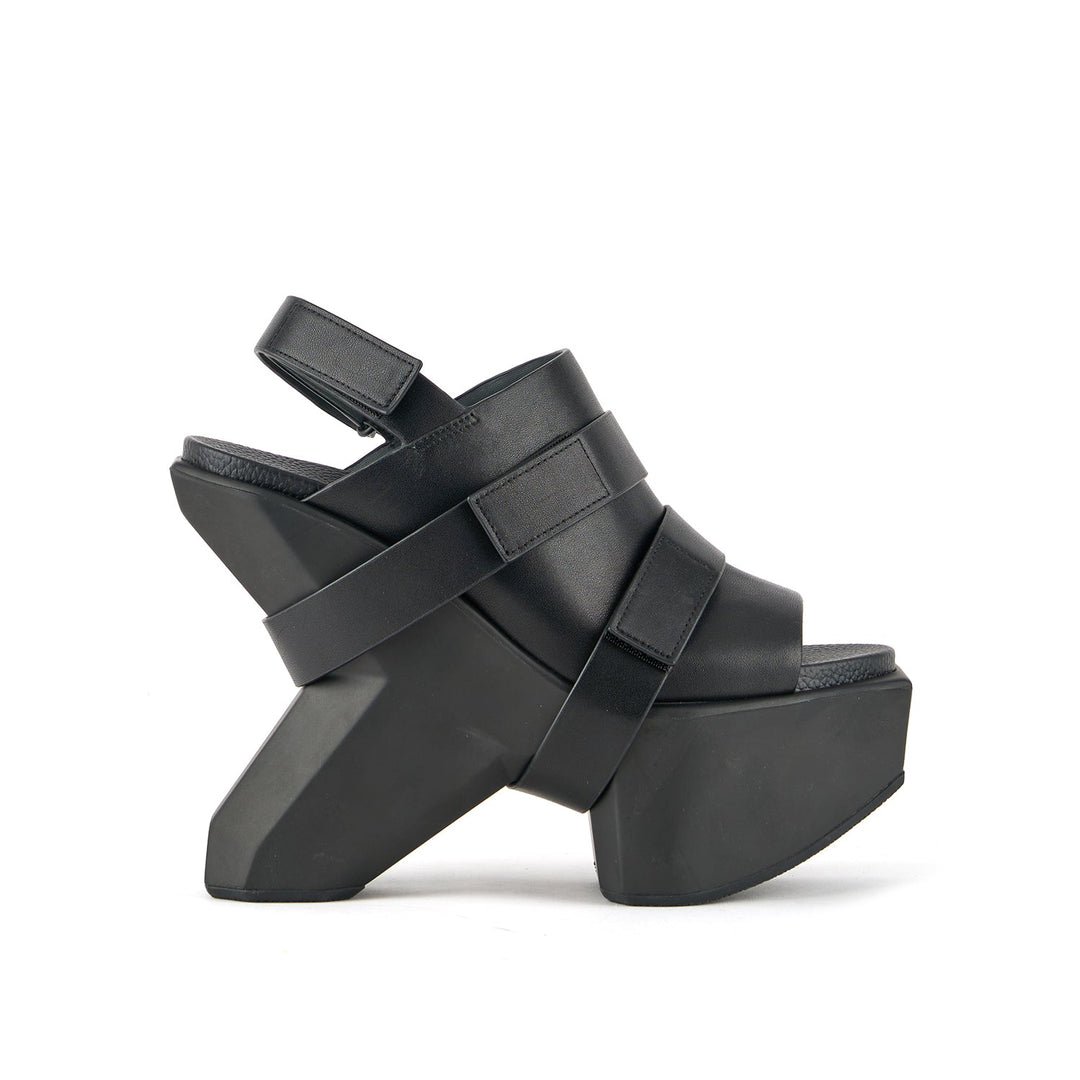 boulder strap mule black 1 outside view