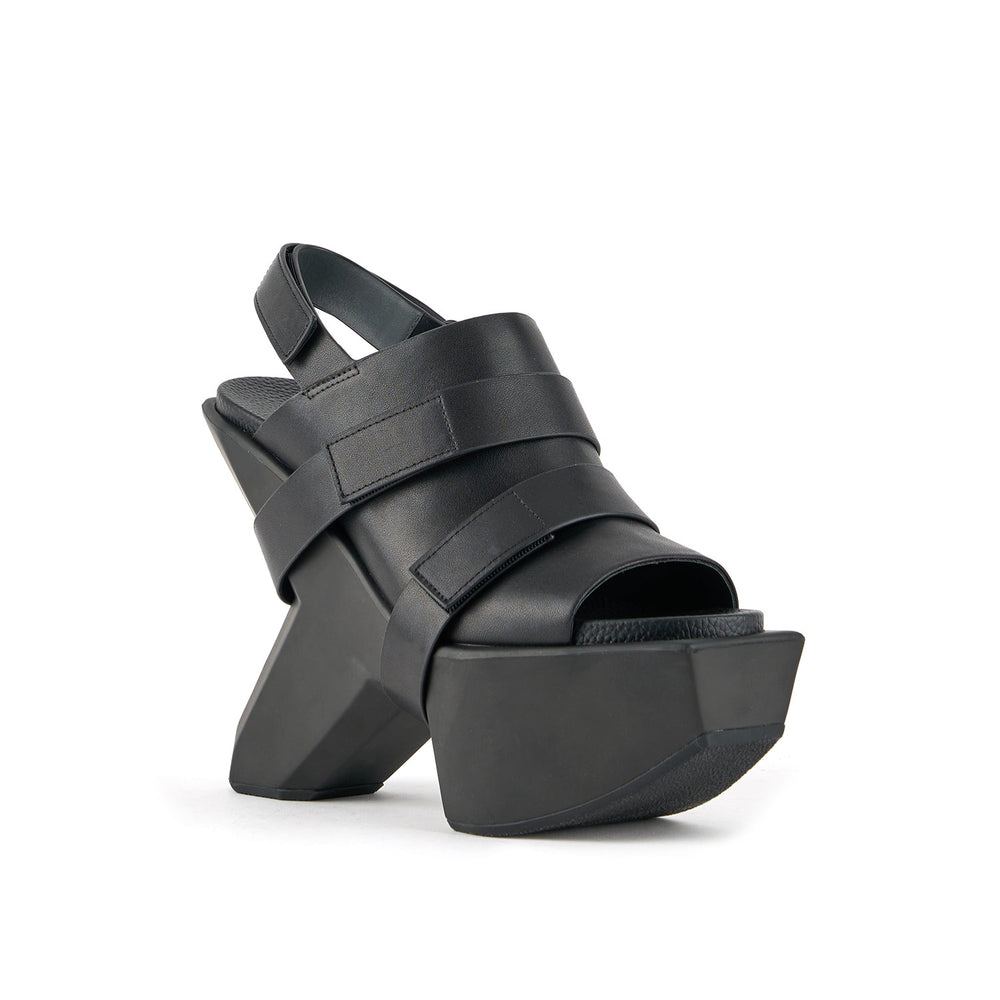 boulder strap mule black 2 angle out view