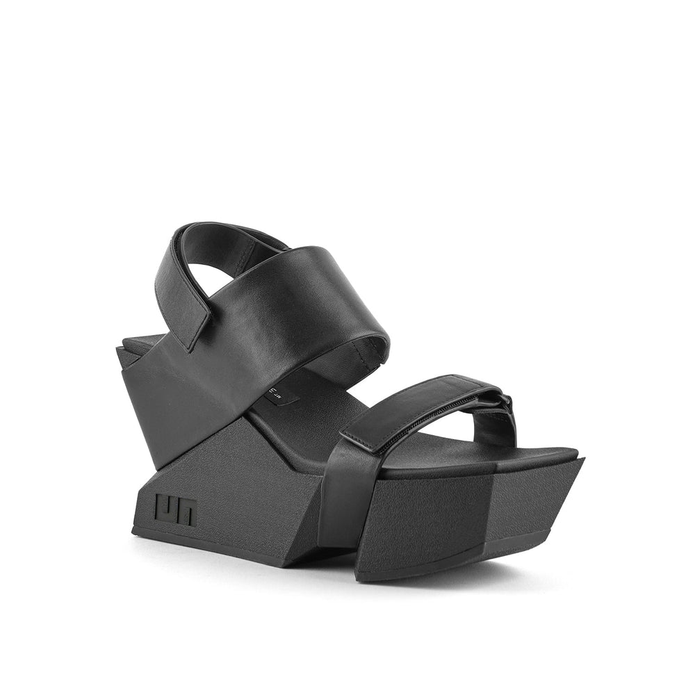brutt sandal black 2 angle out