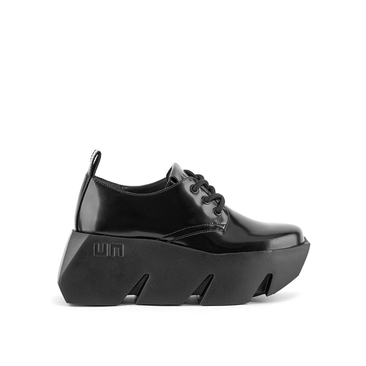 bull derby black 1 outside view