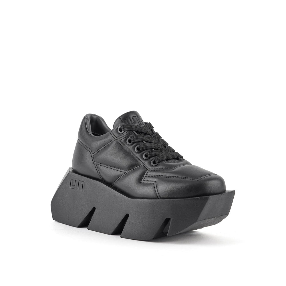 bull puffy sneaker black ii 2 angle out