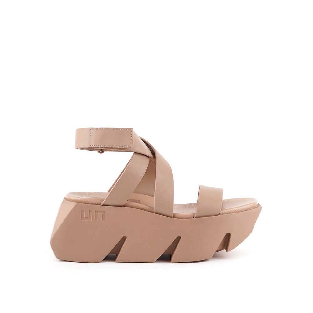 bull way timeless taupe 1 outside