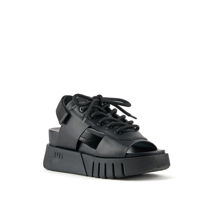 delta sporty ii black 2 angle out