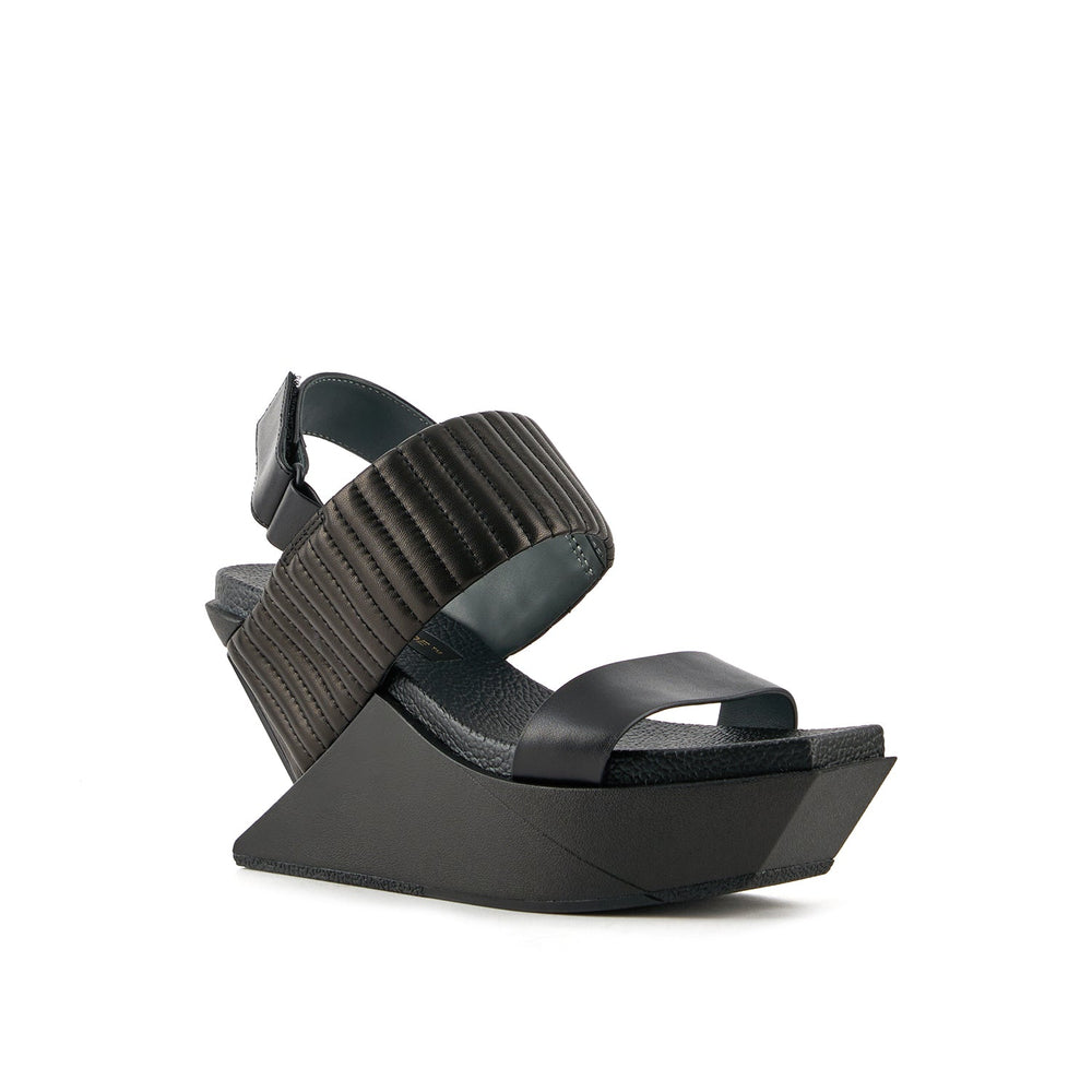 delta wedge puffier black 2 angle out
