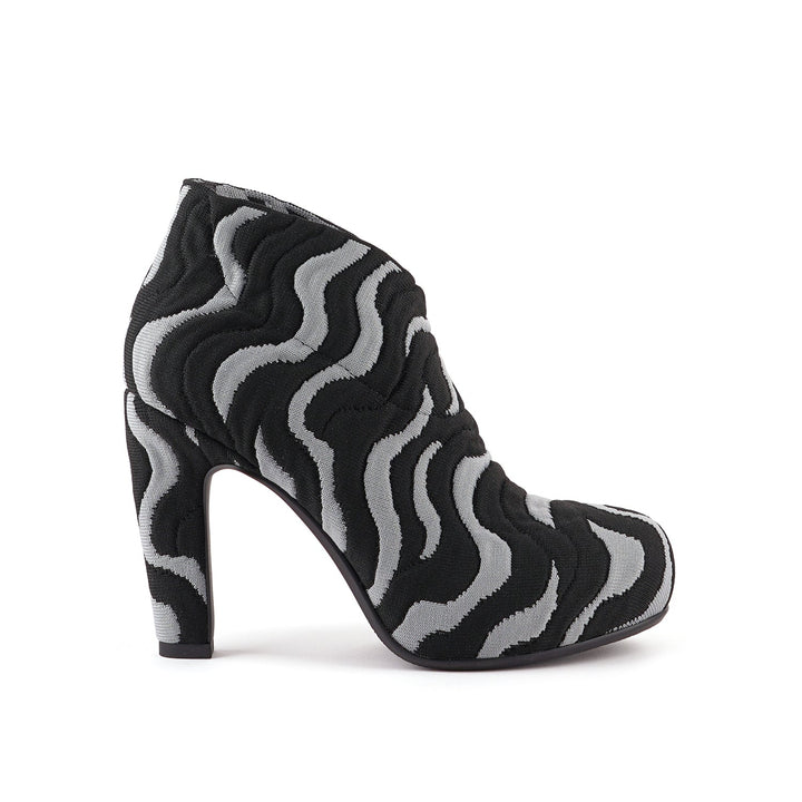 fold hi ii black grey 1 outside