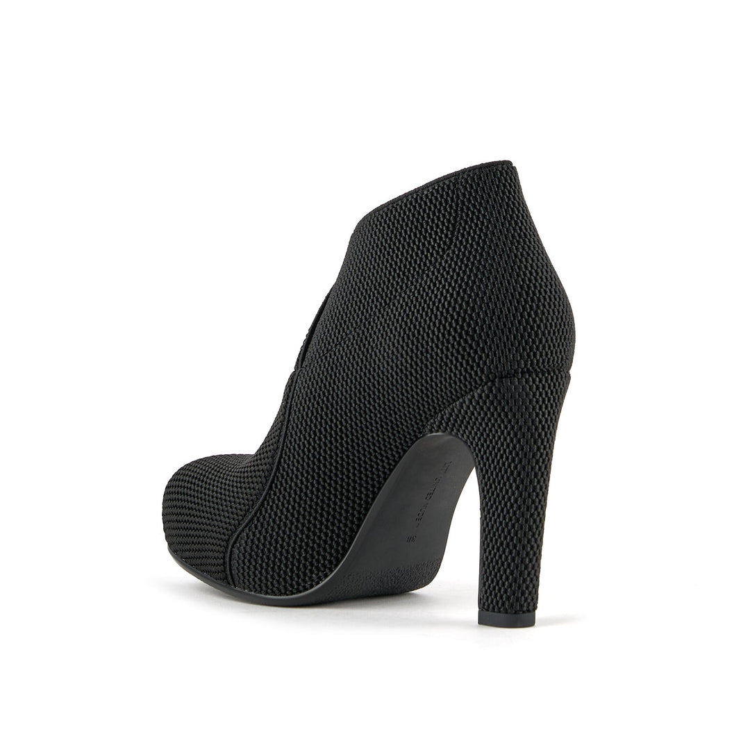 fold hi ii black ii 4 angle in view