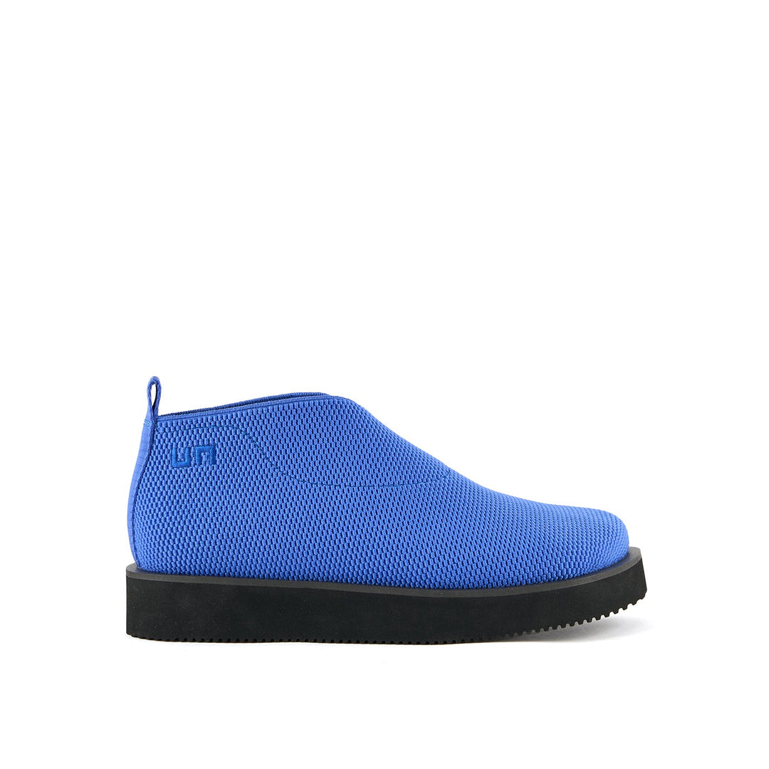 fold lo dazzling blue 1 outside view