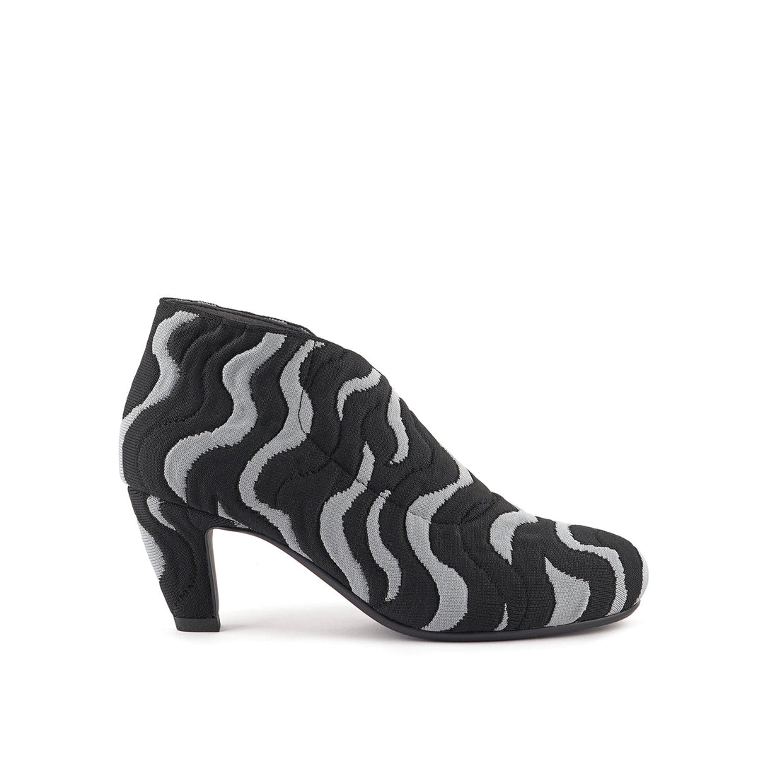 fold mid black grey 1 outside