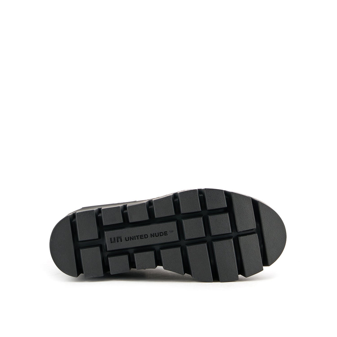 grip chelsea lo iv black 6 bottom view