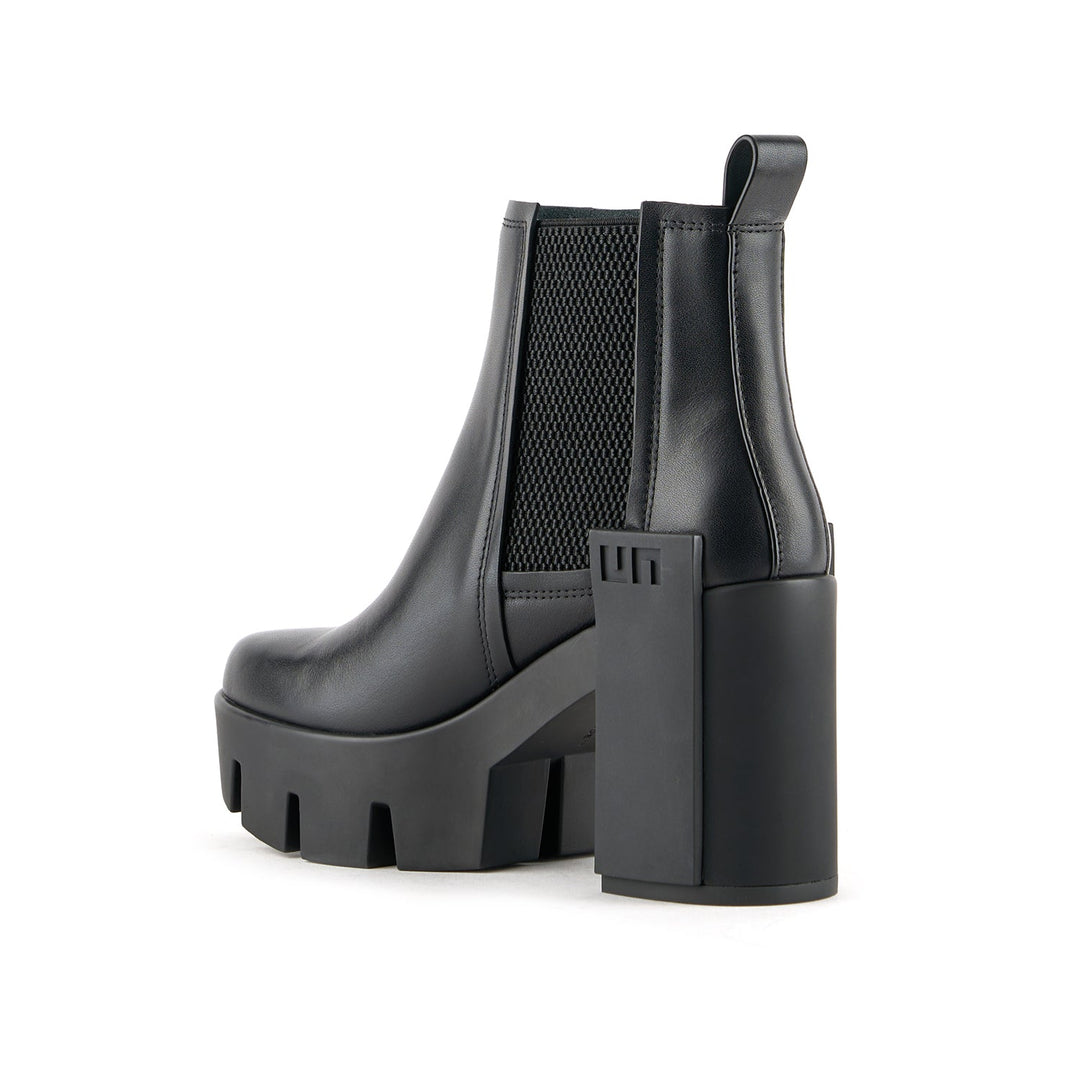 grip chelsea mid iv black 4 angle in view