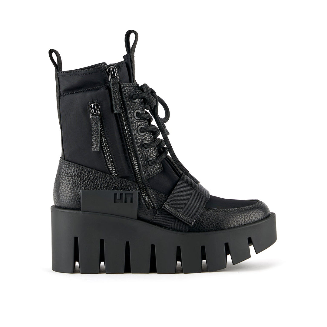 grip combat lo black 1 outside view