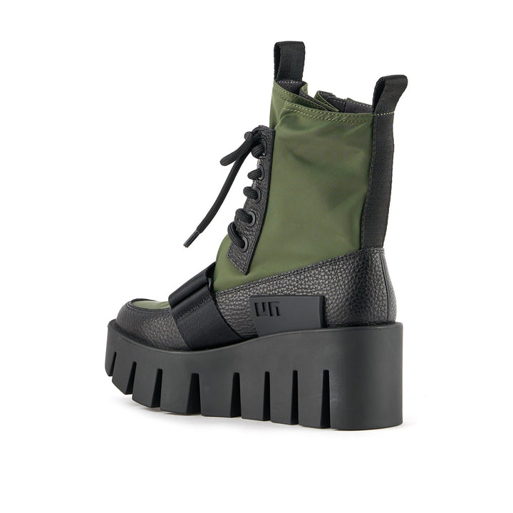grip combat lo combat 4 angle in view
