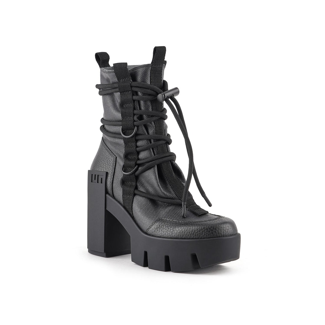 grip desert mid black 2 angle out