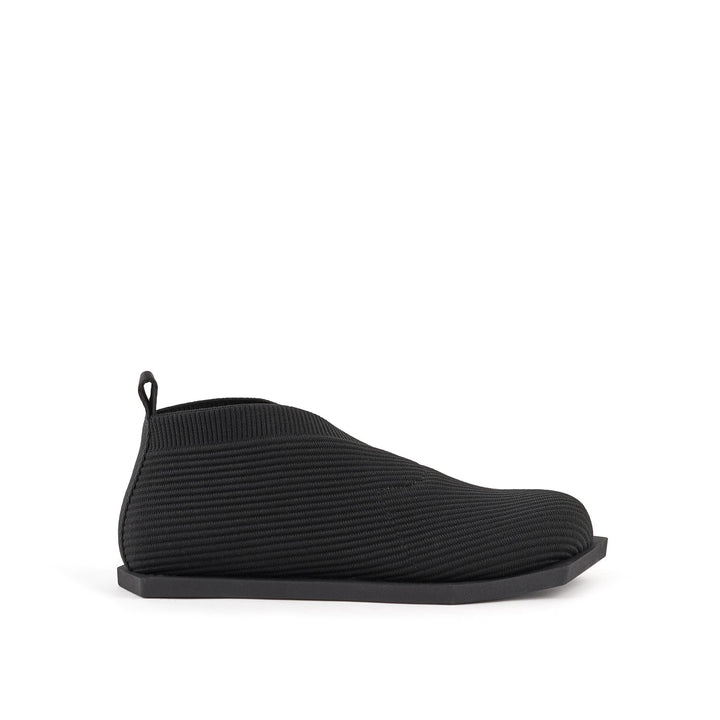 poly fold lo black knit ii 1 outside