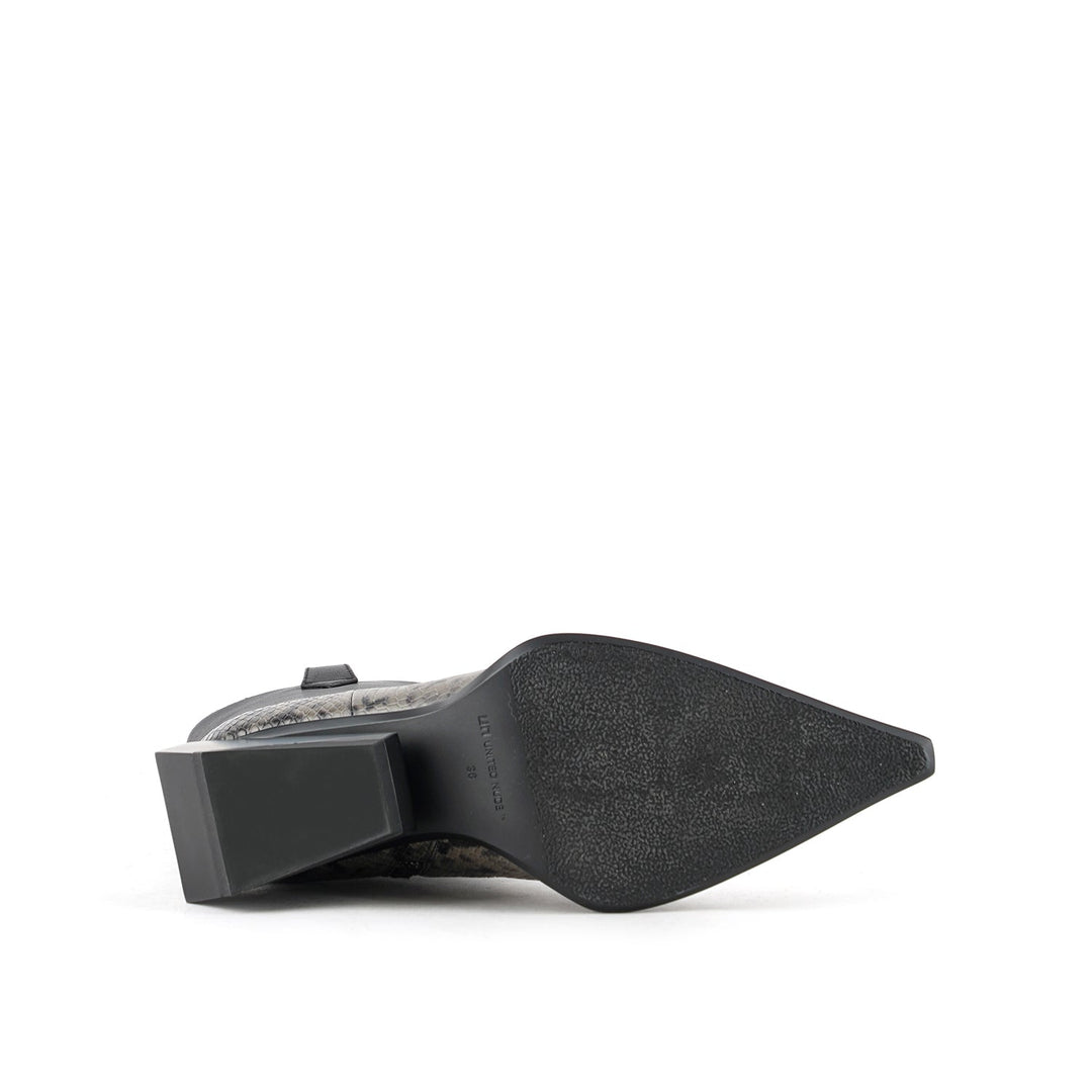 ricky west mid ii charcoal 6 bottom view