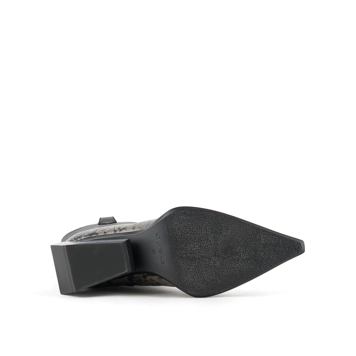 ricky west mid ii charcoal 6 bottom view