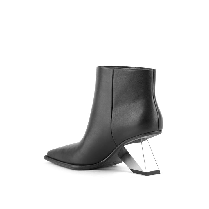rockit pull on bootie black 4 angle in view