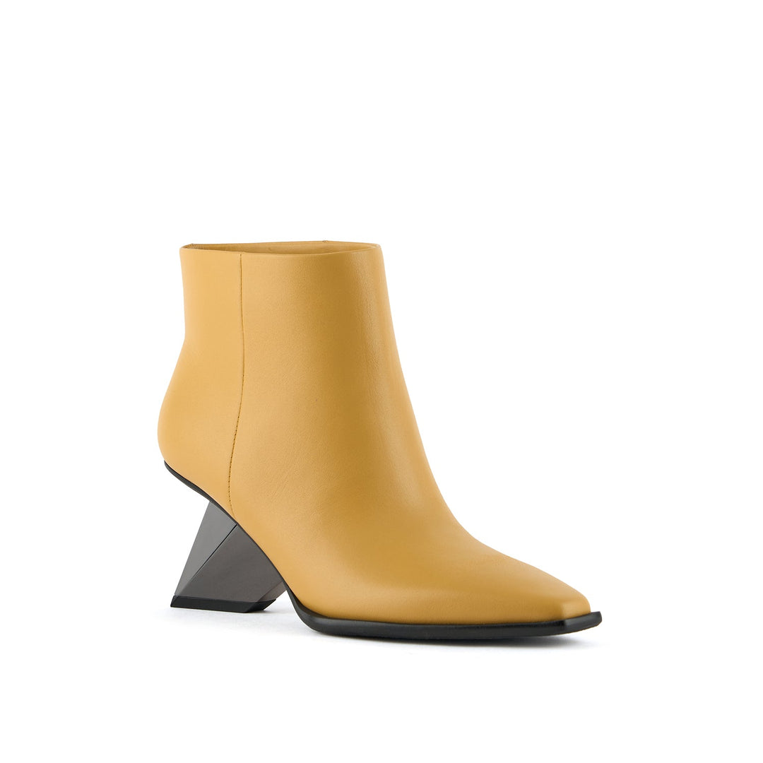 rockit pull on bootie oak buff 2 angle out view
