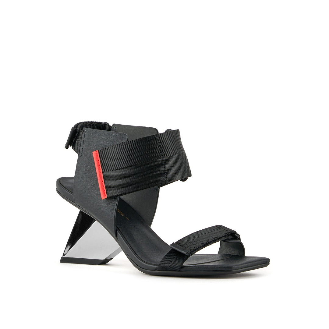 rockit run black agate 2 angle out