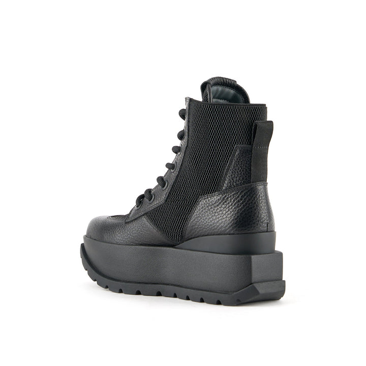 roko trooper black 4 angle in view