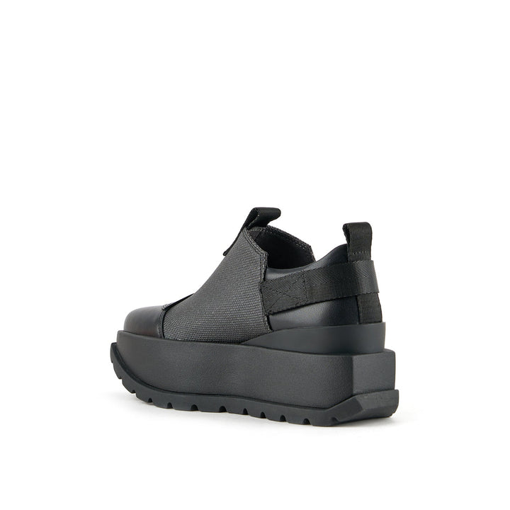 roko zar black 4 angle in view