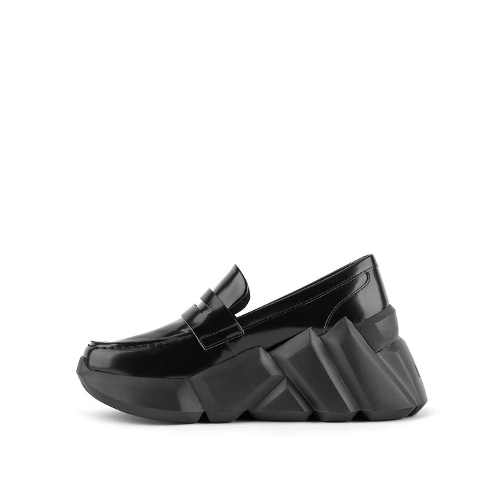 space kick loafer black 3 inside view