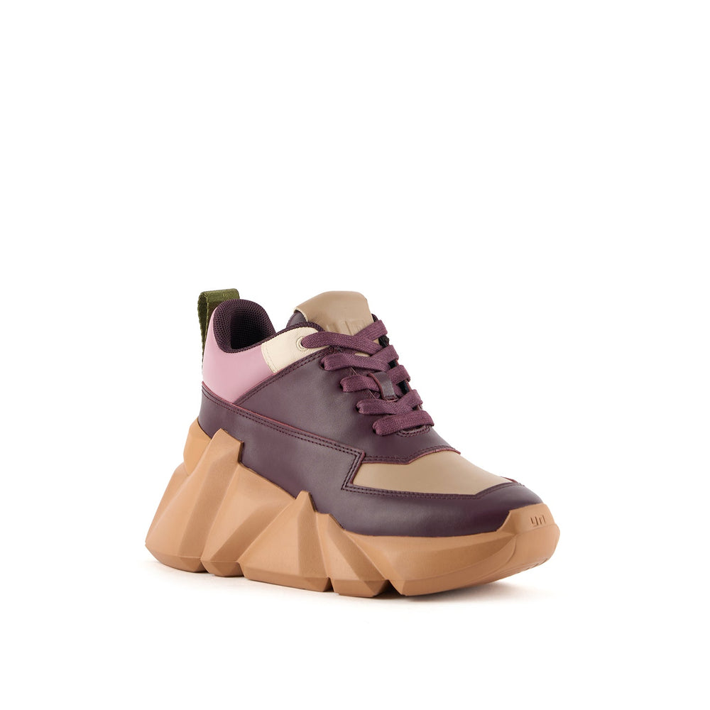 space kick max caramel mix 2 angle out view