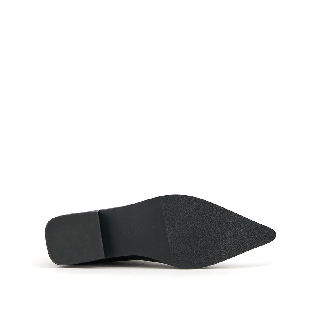 stacy lo black 6 bottom view