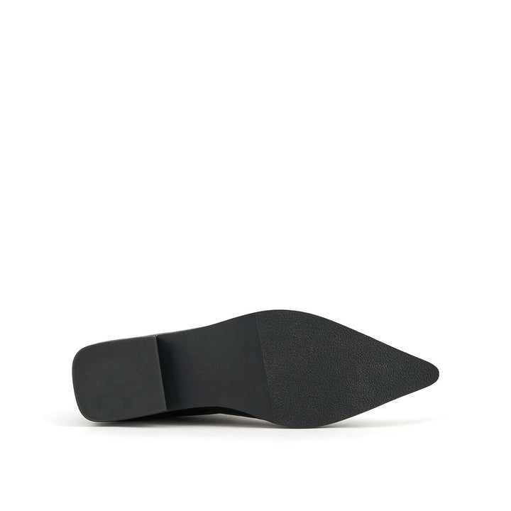 stacy lo black 6 bottom view