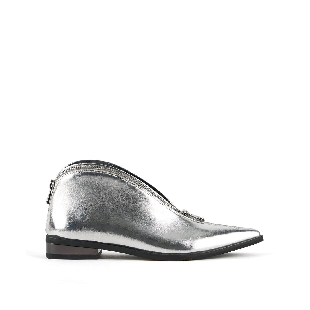 stacy lo silver 1 outside view
