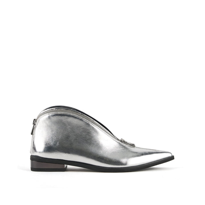 stacy lo silver 1 outside view