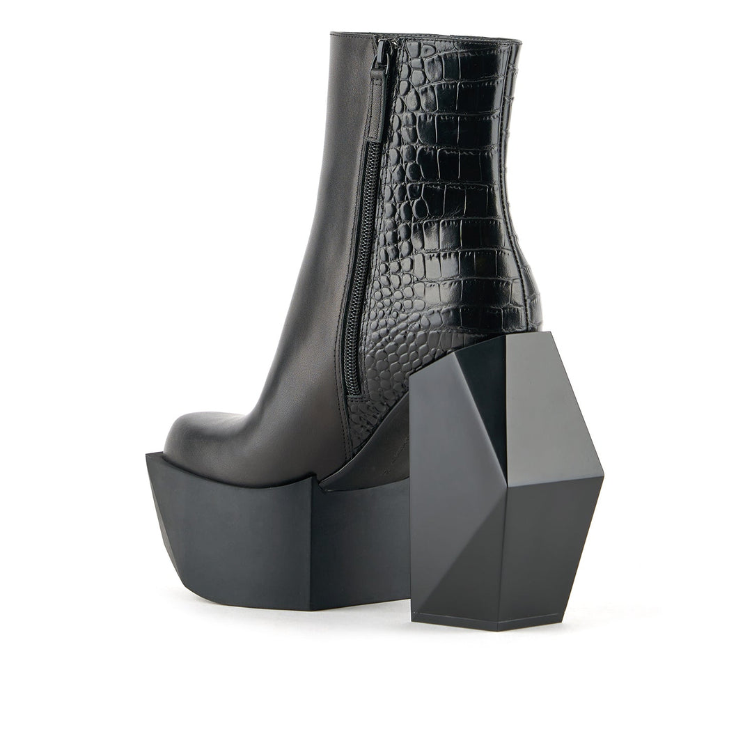 stage boot mens black iii 4 angle in view