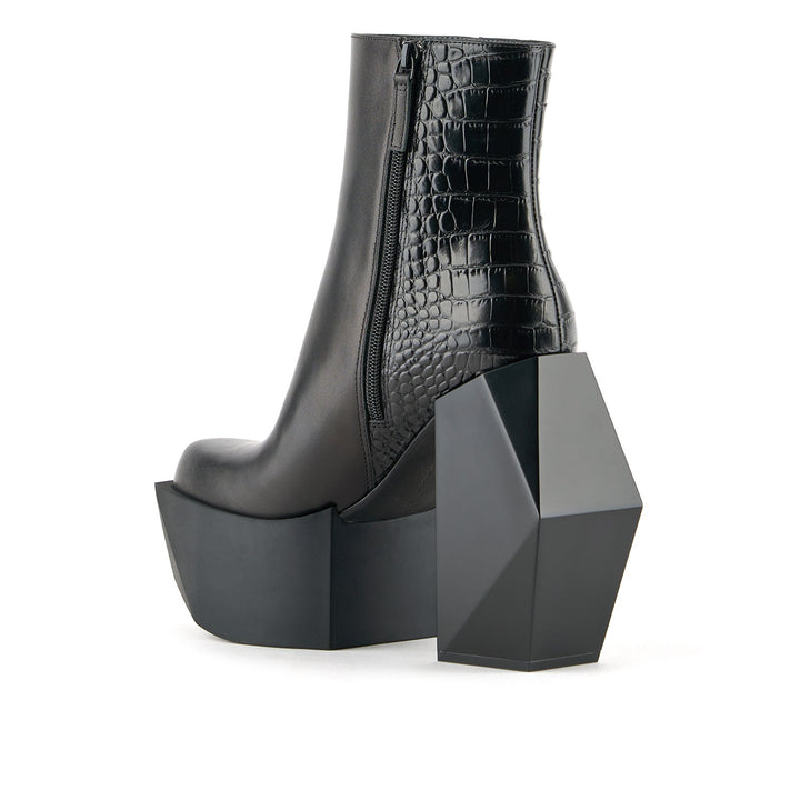 stage boot mens black iii 4 angle in view