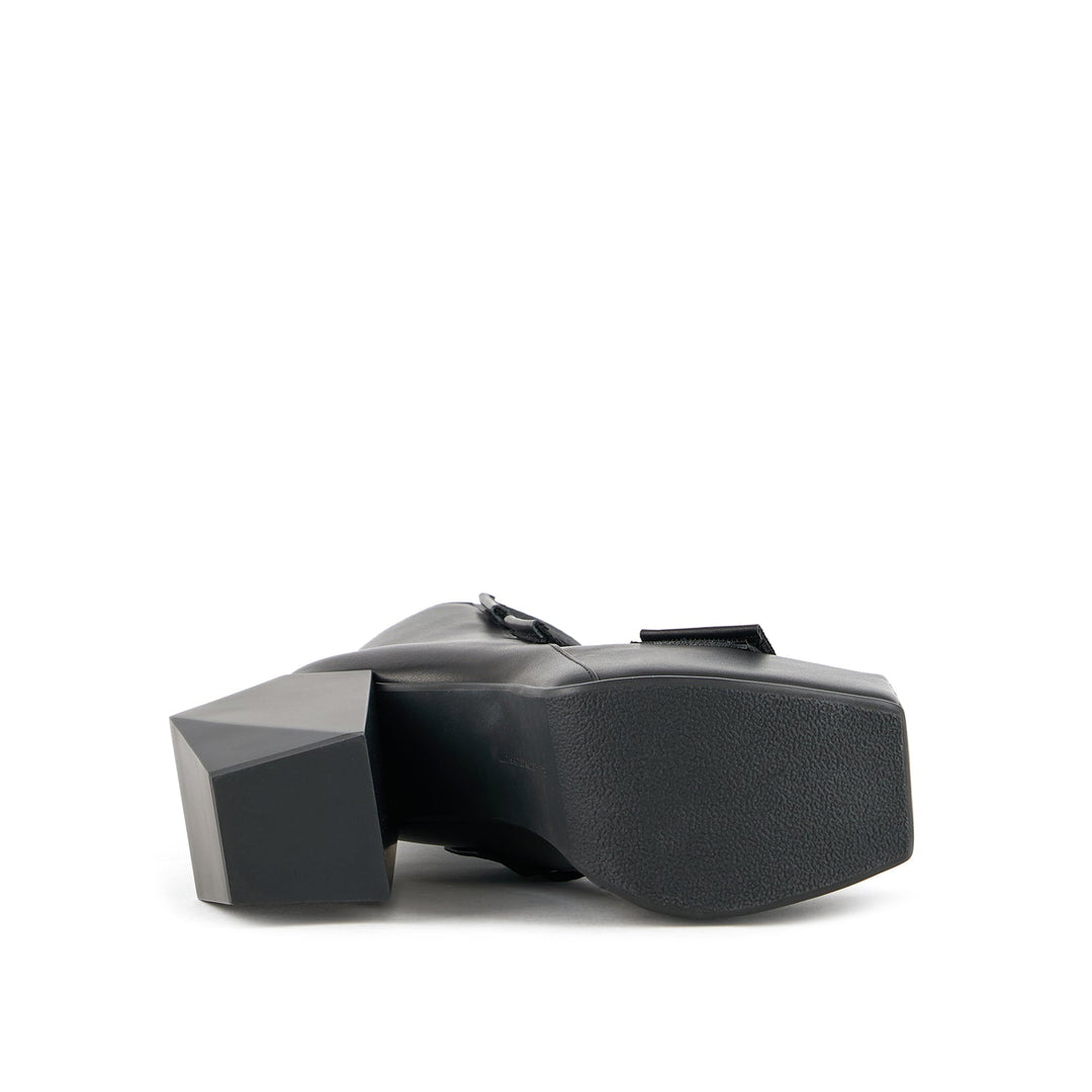 stage tron black 6 bottom view