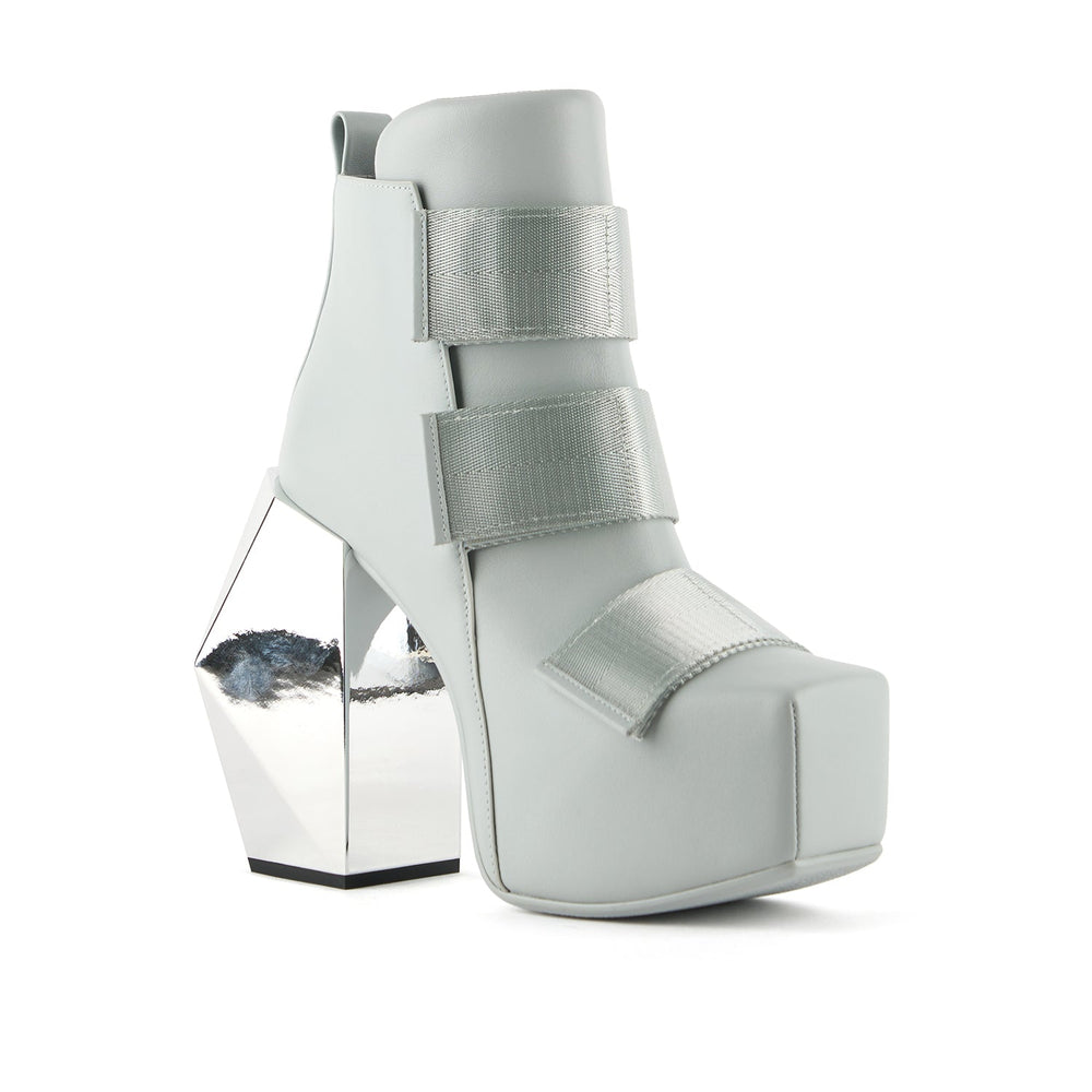 stage tron dawn 2 angle out view