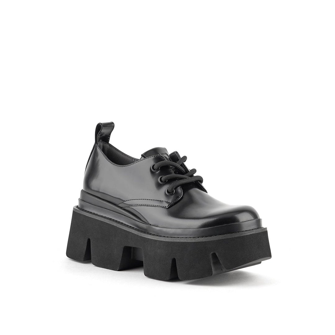 stomper derby lo black 2 angle out